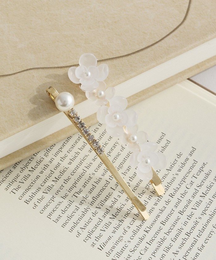 【メゾンドフルール/Maison de FLEUR】の2セットフラワーパールヘアピン インテリア・キッズ・メンズ・レディースファッション・服の通販 founy(ファニー) https://founy.com/ ファッション Fashion レディースファッション Fashion for Women シュシュ&ヘアアクセ/ヘアアレンジ Scrunchies & Hair Accessories おすすめ Recommended / Our Picks アクセサリー Fashion Accessories ストーン Stone, Gem-Like パーティ Party, Party Style フラワー Flower, Floral モチーフ Motif, Design Theme ワンポイント One Point, Statement Accent エレガント 上品 Elegant 春 Spring |ID: prp329100004859789 ipo3291000000035962693