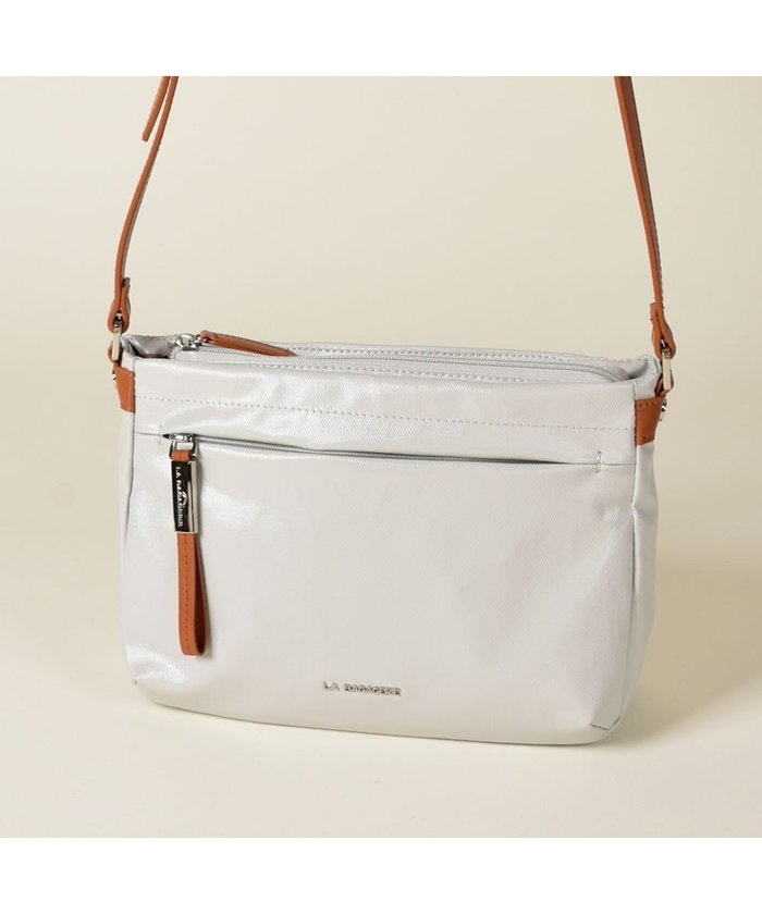 【ラ バガジェリー/LA BAGAGERIE】のコーティングキャンバス ミニショルダーバッグ インテリア・キッズ・メンズ・レディースファッション・服の通販 founy(ファニー) https://founy.com/ ファッション Fashion レディースファッション Fashion for Women バッグ Bags キャンバス Canvas, Canvas Fabric コーティング Coating, Coated Finish ショルダー Shoulder, Shoulder Strap スマート Smart, Elegant ポケット Pocket, Pocket Detail マグネット Magnet, Magnetic Closure エレガント 上品 Elegant 旅行 Travel |ID: prp329100004860238 ipo3291000000035990311