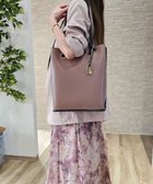 【スタイルコード/STYLE CODE】の【MERCURYDUO/マーキュリーデュオ】メタルアイレット 縦長トートバッグ 推し活ラージバッグ 縦長ショルダーバッグ スモーキーピンク|ID: prp329100004860251 ipo3291000000035990633