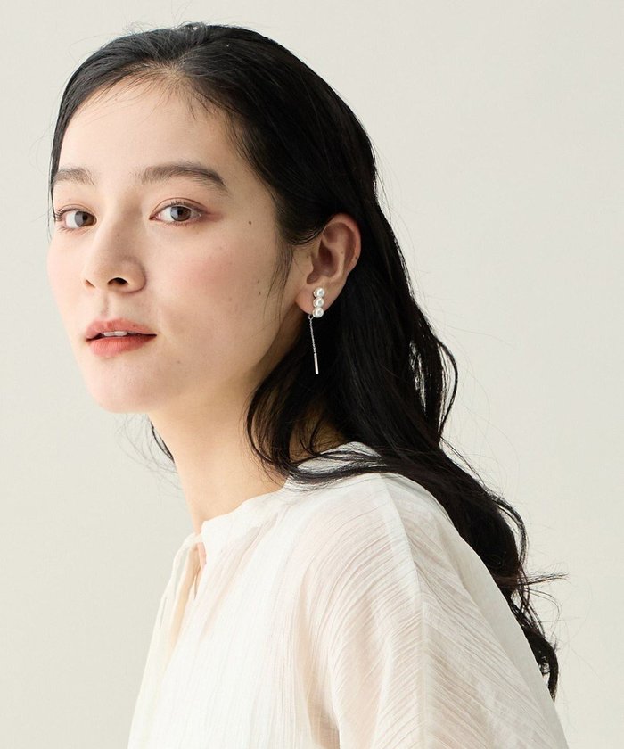 【エニー/ANY】の【WEB限定】パールチェーンイヤリング インテリア・キッズ・メンズ・レディースファッション・服の通販 founy(ファニー) https://founy.com/ ファッション Fashion レディースファッション Fashion for Women ジュエリー Jewelry ファッションリング Fashion Rings イヤリング・フープ・ドロップタイプ Hoop, Drop & Clip Earrings アクセサリー Fashion Accessories イヤリング Earrings シルバー Silver, Metallic Silver チェーン Chain, Chain Strap パール Pearl, Pearl Accent エレガント 上品 Elegant 再入荷 Restock / Back in Stock |ID: prp329100004860277 ipo3291000000035991649