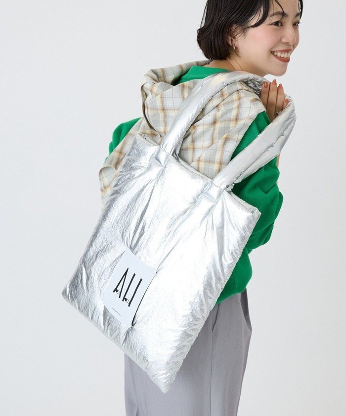 【アメリカンホリック/AMERICAN HOLIC】のパテッドホリホリトートバッグ インテリア・キッズ・メンズ・レディースファッション・服の通販 founy(ファニー) https://founy.com/ ファッション Fashion レディースファッション Fashion for Women バッグ Bags アメリカン American Style スタイリッシュ Stylish, Fashionable ポケット Pocket, Pocket Detail モチーフ Motif, Design Theme おすすめ Recommended / Our Picks スマホケース Smartphone Case ビジネス 仕事 通勤 Business / Work / Commuting |ID: prp329100004861002 ipo3291000000036005707