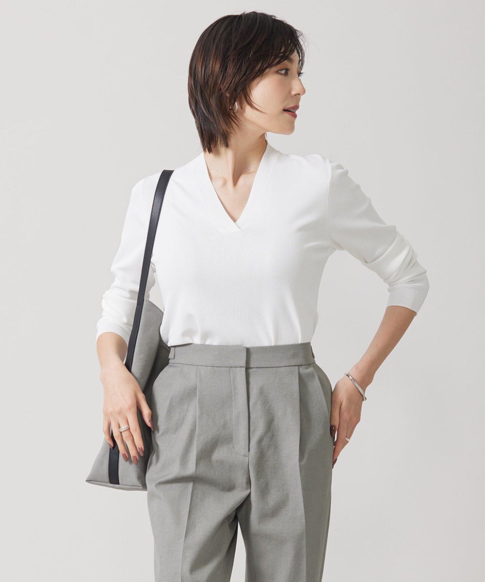 【アイシービー/iCB】の【WEB限定カラーあり・洗える】 シンセティックフルニードル Vネックプルオーバー インテリア・キッズ・メンズ・レディースファッション・服の通販 founy(ファニー) 　ファッション　Fashion　レディースファッション　Fashion for Women　トップス・カットソー　Cut & Sew Tops　ニット　Knit Tops & Sweaters　カジュアルプルオーバー・ニットトップス　Pullovers & Knit Tops / Casual Pullovers　Vネックトップス　V-Neck Tops / V-Cut Neckline Shirts　インナー　Innerwear　春　Spring　洗える　Machine Washable　カーディガン　Cardigan, Knitwear　抗菌　Antibacterial, Bacteria-Resistant　シンプル　Simple, Minimal　ジャケット　Jacket, Outerwear　ストレッチ　Stretch, Stretchy Fabric　セーター　Sweater, Knitwear　S/S・春夏　SS, Spring/Summer, Warm Season　おすすめ　Recommended / Our Picks　夏　Summer　2024年　2024　2024春夏・S/S　Spring/Summer 2024 SS24　エレガント 上品　Elegant　オフホワイト系|ID: prp329100004861432 ipo3291000000036030679