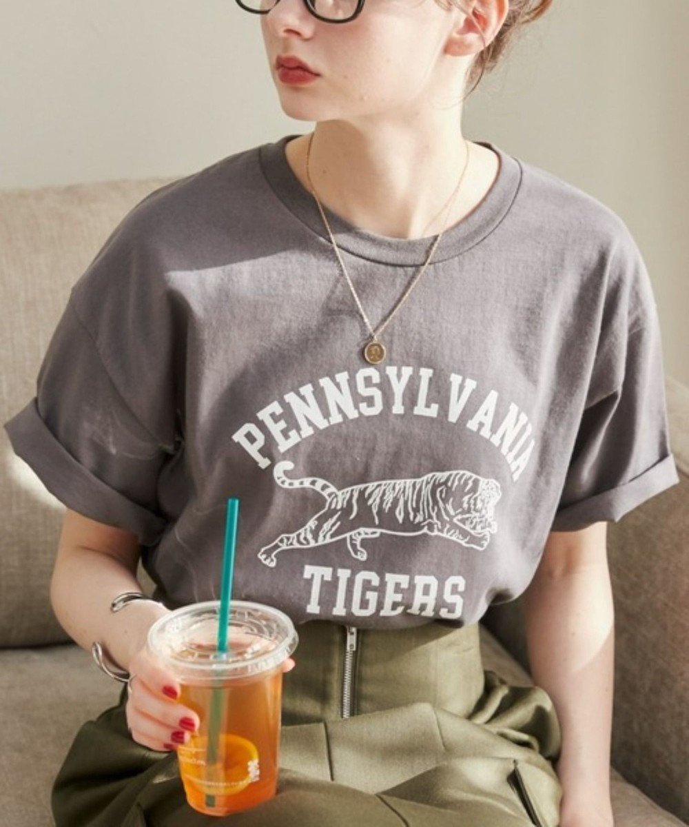 【ウィゴー/WEGO】の【ANGIE VINTAGE】カレッジロゴプリントTee インテリア・キッズ・メンズ・レディースファッション・服の通販 founy(ファニー) ファッション Fashion レディースファッション Fashion for Women トップス・カットソー Cut & Sew Tops シャツ・ブラウス・オフィスカジュアル Elegant Blouses & Button-Ups ロングTシャツ・Tシャツ Longline T-Shirts & Tees カットソー・ベーシックTシャツ Cut-and-Sewn Tops / Stretch Tees & Basics 春 Spring カットソー Cut and Sewn Top ショルダー Shoulder, Shoulder Strap シンプル Simple, Minimal トレンド Trend, Trending Now ドロップ Drop Shoulder, Dropped Style プリント Print, Printed Pattern S/S・春夏 SS, Spring/Summer, Warm Season 夏 Summer ダークグレー|ID: prp329100004861460 ipo3291000000036031553