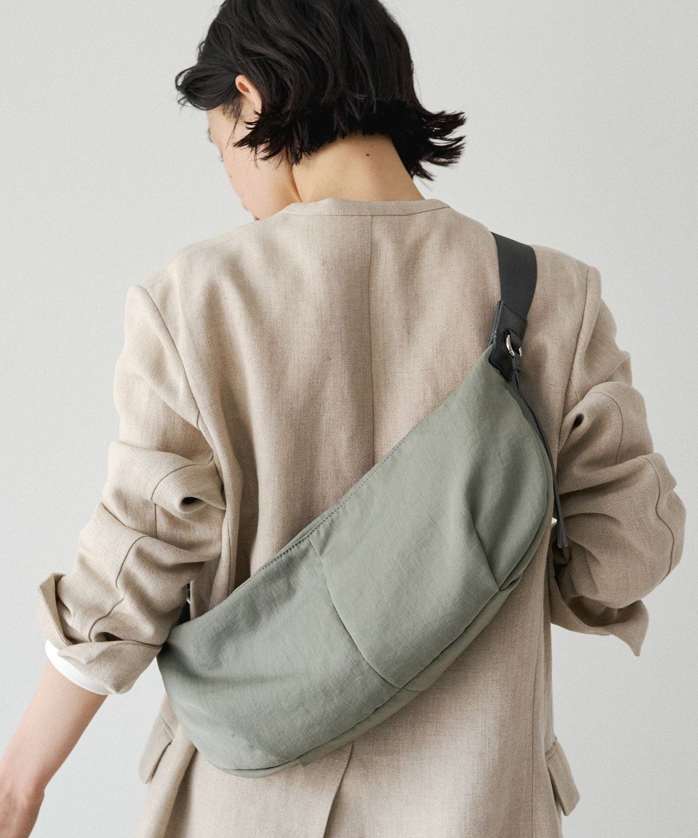 【ラシット/russet】のナイロンバナナボディバッグ(CE-1710) 人気、トレンドファッション・服の通販 founy(ファニー) ファッション Fashion レディースファッション Fashion for Women 軽量 Lightweight, Ultra Light ショルダー Shoulder, Shoulder Strap シルバー Silver, Metallic Silver シンプル Simple, Minimal ダブル Double, Double-Breasted チャーム Charm, Pendant フィット Fit, Slim Fit フォルム Silhouette, Form ベーシック Basic, Essential ポケット Pocket, Pocket Detail 再入荷 Restock / Back in Stock おすすめ Recommended / Our Picks 日本製 Made In Japan other-1|ID: prp329100004861491 ipo3291000000036032630