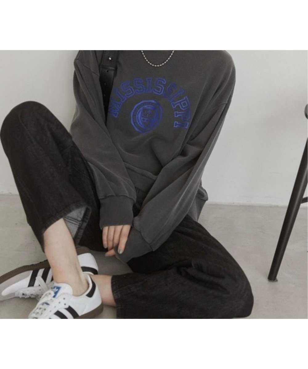 【ウィゴー/WEGO】の【ANGIE VINTAGE】ピグメントカレッジロゴショートスウェット インテリア・キッズ・メンズ・レディースファッション・服の通販 founy(ファニー) ファッション Fashion レディースファッション Fashion for Women トップス・カットソー Cut & Sew Tops レディースパーカー・カジュアルフーディー Casual Hoodies & Sweatshirts スウェット・クルーネックトップス Sweatshirts & Crewnecks / Relaxed Fit Sweat Tops ヴィンテージ Vintage Style 春 Spring クロップド Cropped, Short Length ショート Short, Short Length スウェット / スエット Sweatshirt, Sweatwear スマホ Smartphone, Mobile Device スラックス Slacks, Dress Pants タンブラー Tumbler, Travel Mug デニム Denim, Jeans Material トレンド Trend, Trending Now 定番 Standard, Basic Item バランス Balance, Style Balance パターン Pattern, Design Print ビッグ Big, Oversized フェミニン Feminine, Girly フリル Frill, Ruffle プリント Print, Printed Pattern ベーシック Basic, Essential ボトム Bottoms, Lower Wear ミックス Mix, Mixed Style ロング Long, Long-Length S/S・春夏 SS, Spring/Summer, Warm Season おすすめ Recommended / Our Picks 夏 Summer 2025年 2025 ブラック|ID: prp329100004861527 ipo3291000000036033563