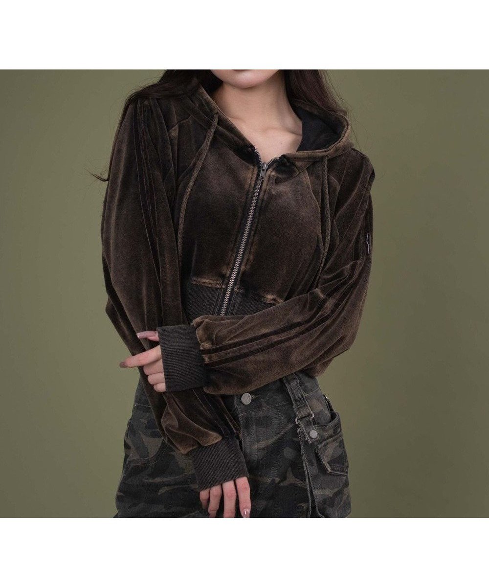 【ウィゴー/WEGO】のベロア2ラインジップパーカー 人気、トレンドファッション・服の通販 founy(ファニー) ファッション Fashion レディースファッション Fashion for Women トップス・カットソー Cut & Sew Tops レディースパーカー・カジュアルフーディー Casual Hoodies & Sweatshirts ベロアトップス Velour Tops / Velvet-Look Items 春 Spring 秋 Autumn コンパクト Compact, Small Size シンプル Simple, Minimal スマホ Smartphone, Mobile Device スリーブ Sleeve, Long Sleeve / Short Sleeve トレンド Trend, Trending Now バランス Balance, Style Balance パーカー Hoodie, Parka ベロア Velour, Soft Velvet ミニスカート Mini Skirt, Short Skirt 冬 Winter / This Winter A/W・秋冬 Autumn/Winter 夏 Summer other-1|ID: prp329100004861535 ipo3291000000036033789