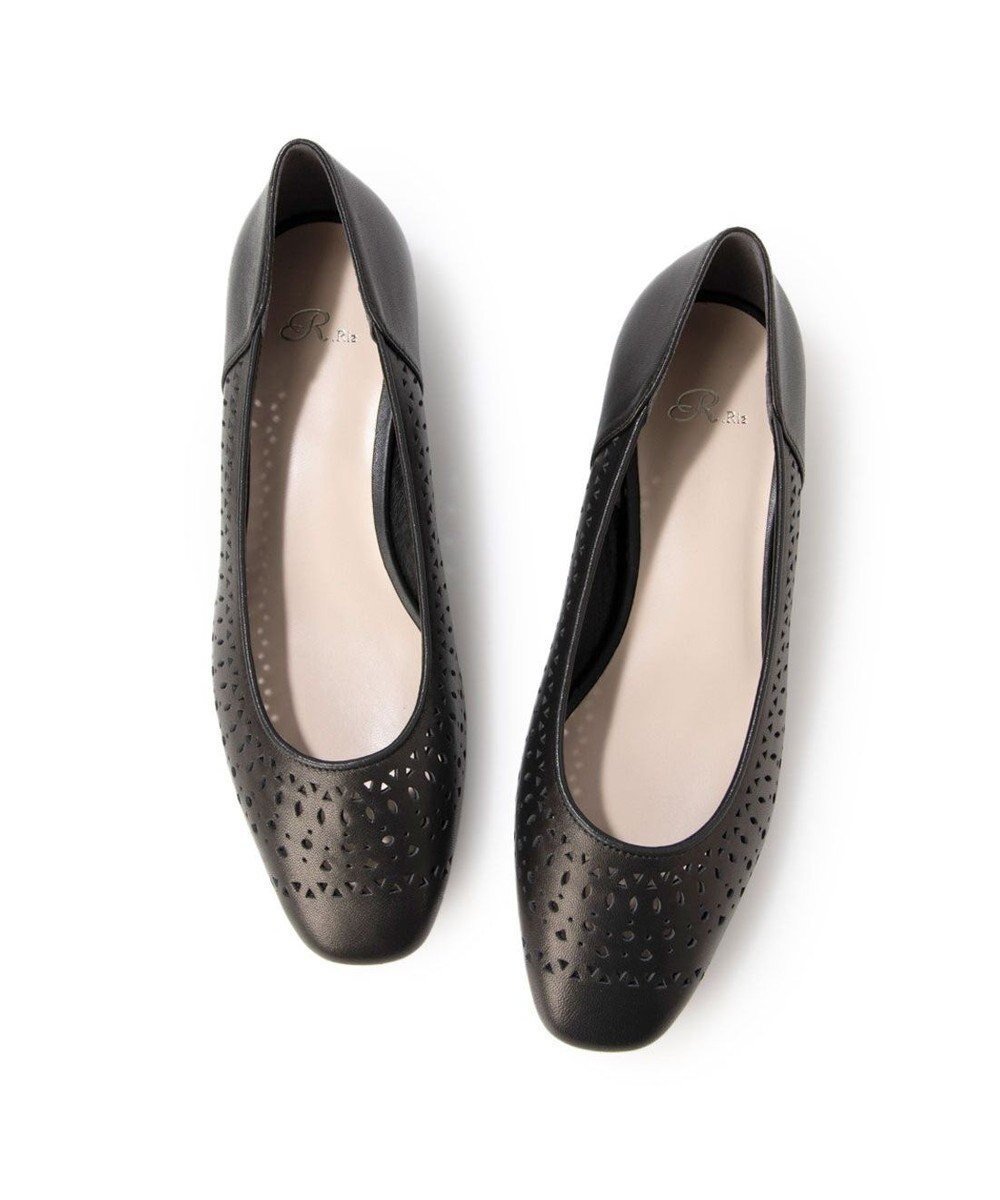 【リズ ラフィーネ/Riz raffinee】のRiz raffinee カットワークフラットパンプス インテリア・キッズ・メンズ・レディースファッション・服の通販 founy(ファニー) ファッション Fashion レディースファッション Fashion for Women エレガント 上品 Elegant オケージョン Occasion Wear シンプル Simple, Minimal スタンダード Standard, Basic トレンド Trend, Trending Now フェミニン Feminine, Girly フォルム Silhouette, Form フラット Flat, Flat Shoes ベーシック Basic, Essential セレモニー Ceremony 卒業式 Graduation Ceremony ビジネス 仕事 通勤 Business / Work / Commuting ブラック|ID: prp329100004861885 ipo3291000000036063995