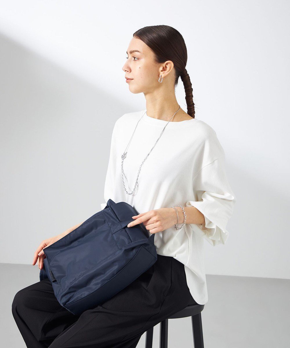 【イザック/Y'SACCS】の【Y SACCS Gene Line】ヴァール ショルダーバッグ インテリア・キッズ・メンズ・レディースファッション・服の通販 founy(ファニー) 　ファッション　Fashion　レディースファッション　Fashion for Women　バッグ　Bags　スクエア　Square, Square Shape　スタイリッシュ　Stylish, Fashionable　スマート　Smart, Elegant　フォルム　Silhouette, Form　ポケット　Pocket, Pocket Detail　メタル　Metal, Metal Parts　日本製　Made In Japan　エレガント 上品　Elegant　ネイビー|ID: prp329100004862089 ipo3291000000036082994