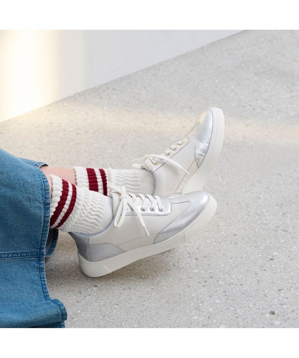 【イング/ing】のing ハンズフリーレースアップスニーカー インテリア・キッズ・メンズ・レディースファッション・服の通販 founy(ファニー) 　ファッション　Fashion　レディースファッション　Fashion for Women　シューズ　Shoes, Footwear　シンプル　Simple, Minimal　スニーカー　Sneakers, Trainers　スマート　Smart, Elegant　トレンド　Trend, Trending Now　バランス　Balance, Style Balance　ベーシック　Basic, Essential　レース　Lace, Lace Fabric　おすすめ　Recommended / Our Picks　シルバーコンビ|ID: prp329100004862213 ipo3291000000036085717