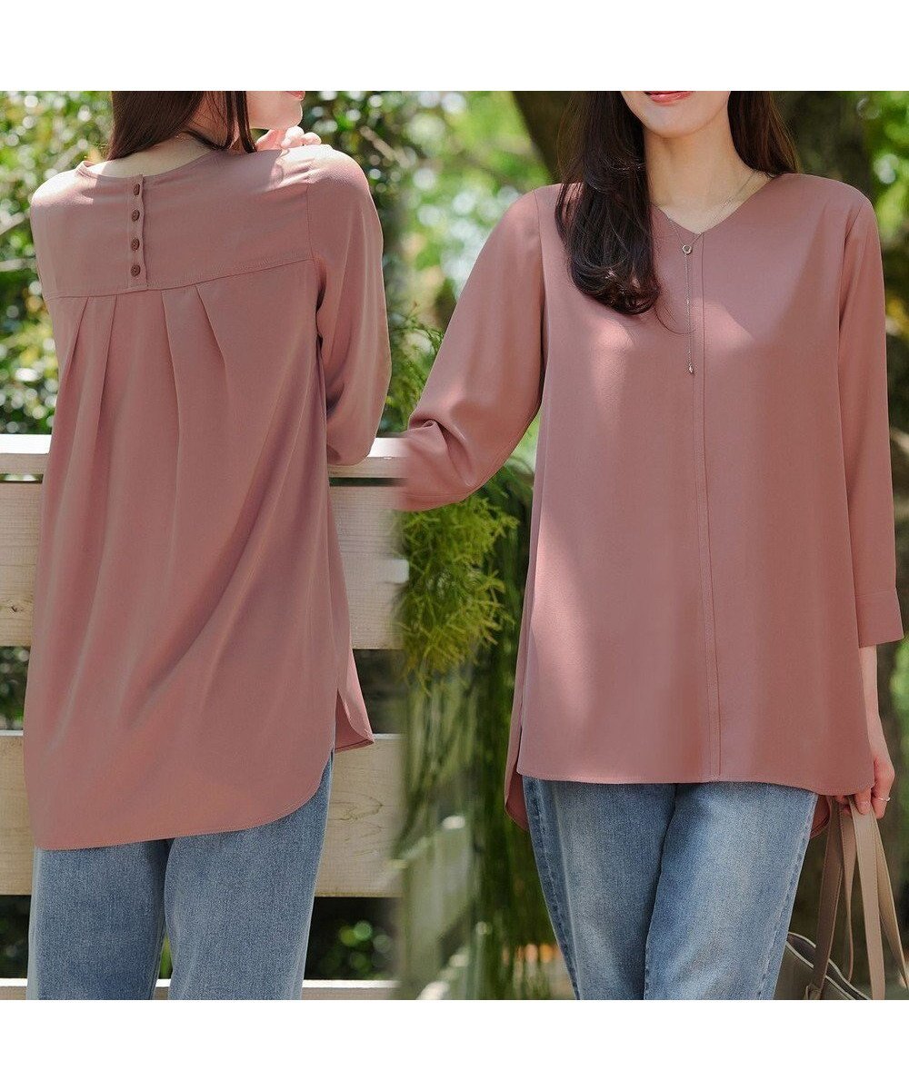 【ティアクラッセ/Tiaclasse】のラウンドスリットチュニック 人気、トレンドファッション・服の通販 founy(ファニー) 　ファッション　Fashion　レディースファッション　Fashion for Women　トップス・カットソー　Cut & Sew Tops　シャツ・ブラウス・オフィスカジュアル　Elegant Blouses & Button-Ups　アクセサリー　Fashion Accessories　春　Spring　洗える　Machine Washable　秋　Autumn　カーディガン　Cardigan, Knitwear　サテン　Satin, Glossy Fabric　シンプル　Simple, Minimal　スリット　Slit, Slit Detail　センター　Center, Center Line　チュニック　Tunic, Long Top　長袖　Long Sleeve, Full Sleeve　パイピング　Piping, Trim Design　フロント　Front, Front Design　ベーシック　Basic, Essential　ポケット　Pocket, Pocket Detail　ラウンド　Round, Round Neck　S/S・春夏　SS, Spring/Summer, Warm Season　再入荷　Restock / Back in Stock　おすすめ　Recommended / Our Picks　夏　Summer　エレガント 上品　Elegant　新作・新入荷　New Arrivals / New In　 other-1|ID: prp329100004862224 ipo3291000000036085987