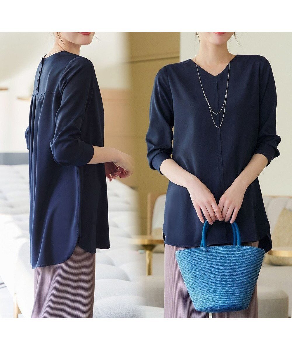 【ティアクラッセ/Tiaclasse】のラウンドスリットチュニック インテリア・キッズ・メンズ・レディースファッション・服の通販 founy(ファニー) 　ファッション　Fashion　レディースファッション　Fashion for Women　トップス・カットソー　Cut & Sew Tops　シャツ・ブラウス・オフィスカジュアル　Elegant Blouses & Button-Ups　アクセサリー　Fashion Accessories　春　Spring　洗える　Machine Washable　秋　Autumn　カーディガン　Cardigan, Knitwear　サテン　Satin, Glossy Fabric　シンプル　Simple, Minimal　スリット　Slit, Slit Detail　センター　Center, Center Line　チュニック　Tunic, Long Top　長袖　Long Sleeve, Full Sleeve　パイピング　Piping, Trim Design　フロント　Front, Front Design　ベーシック　Basic, Essential　ポケット　Pocket, Pocket Detail　ラウンド　Round, Round Neck　S/S・春夏　SS, Spring/Summer, Warm Season　再入荷　Restock / Back in Stock　おすすめ　Recommended / Our Picks　夏　Summer　エレガント 上品　Elegant　新作・新入荷　New Arrivals / New In　ネイビー|ID: prp329100004862224 ipo3291000000036085996