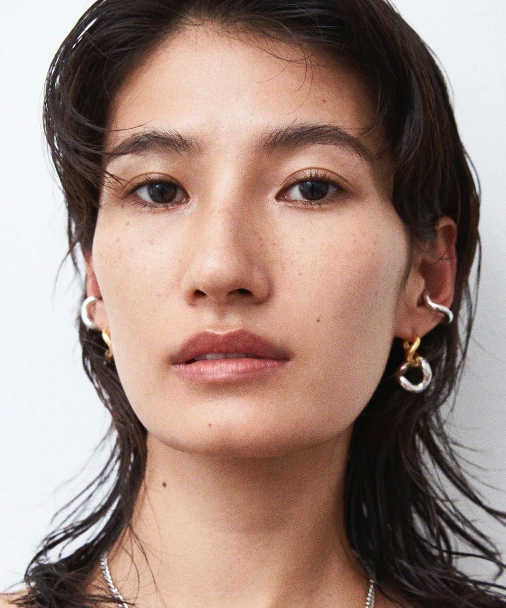 【シモエ/simoe】のHug Cuff S イヤーカフ 人気、トレンドファッション・服の通販 founy(ファニー) 　ファッション　Fashion　レディースファッション　Fashion for Women　ジュエリー　Jewelry　ファッションリング　Fashion Rings　イヤリング・フープ・ドロップタイプ　Hoop, Drop & Clip Earrings　アクセサリー　Fashion Accessories　イヤリング　Earrings　イヤーカフ　Ear Cuffs　コーティング　Coating, Coated Finish　シルバー　Silver, Metallic Silver　シンプル　Simple, Minimal　ジュエリー　Jewelry, Accessories　スタイリッシュ　Stylish, Fashionable　エレガント 上品　Elegant　 other-1|ID: prp329100004862494 ipo3291000000036112298