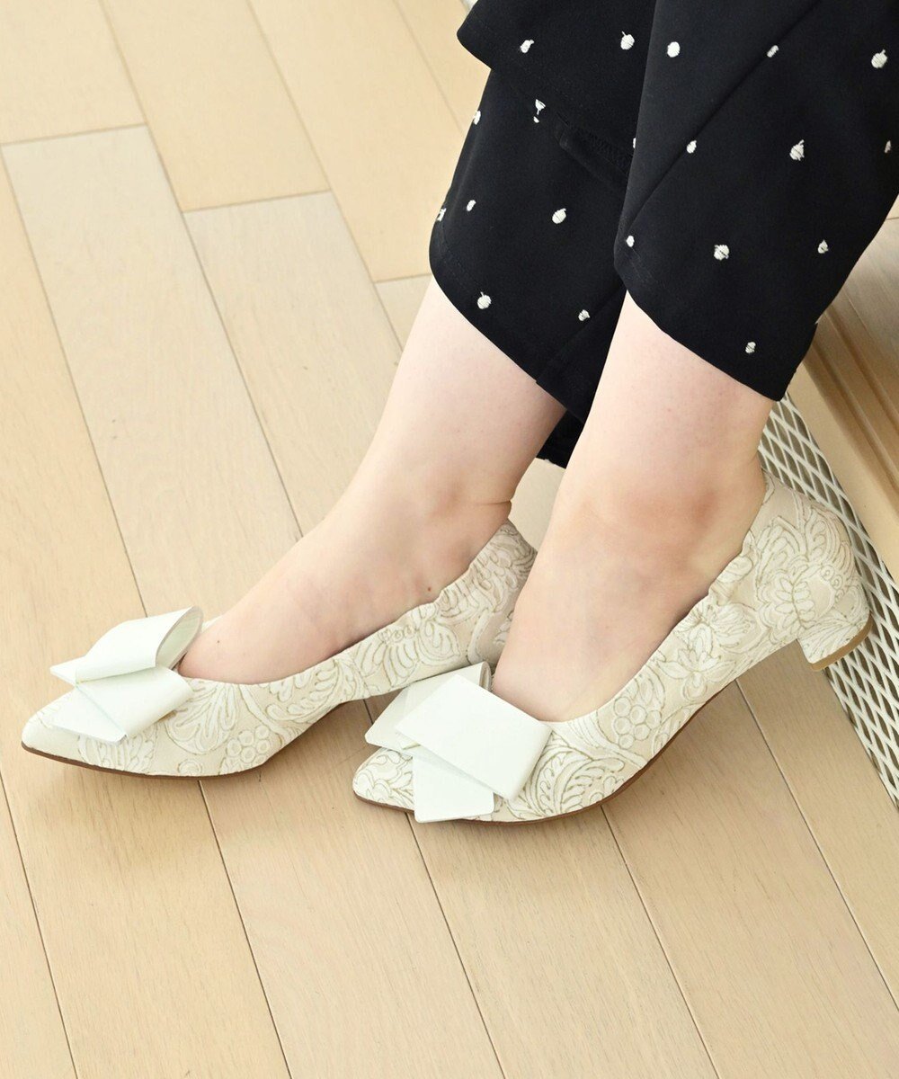 【ヌーベルローブオウ/nouvelleRobe Ou】の【本革・高反発】Big Ribon ポインテッドトゥ ヒールパンプス インテリア・キッズ・メンズ・レディースファッション・服の通販 founy(ファニー) ファッション Fashion レディースファッション Fashion for Women クッション Cushion, Throw Pillow 抗菌 Antibacterial, Bacteria-Resistant シューズ Shoes, Footwear バレエ Ballet, Ballet Style ファブリック Fabric, Textile フィット Fit, Slim Fit フラット Flat, Flat Shoes リボン Ribbon, Bow おすすめ Recommended / Our Picks エレガント 上品 Elegant アイボリーファブリック|ID: prp329100004862540 ipo3291000000036113465