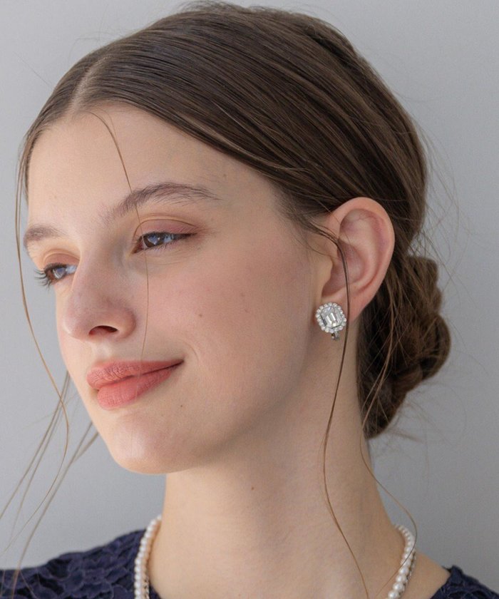 【23区/NIJYUSANKU】の【APPLAUDIR】ビジュー イヤリング インテリア・キッズ・メンズ・レディースファッション・服の通販 founy(ファニー) https://founy.com/ ファッション Fashion レディースファッション Fashion for Women ジュエリー Jewelry ファッションリング Fashion Rings イヤリング・フープ・ドロップタイプ Hoop, Drop & Clip Earrings 2025年 2025 2025春夏・S/S Spring/Summer 2025 SS25 おすすめ Recommended / Our Picks アクセサリー Fashion Accessories イヤリング Earrings ギフト プレゼント Gift / Present シリコン Silicone, Silicone Material ネックレス Necklace, Pendant Necklace パーティ Party, Party Style ビジュー Bijou, Jewel-like Accent モチーフ Motif, Design Theme 夏 Summer S/S・春夏 SS, Spring/Summer, Warm Season 結婚式 Wedding |ID: prp329100004862598 ipo3291000000036115339