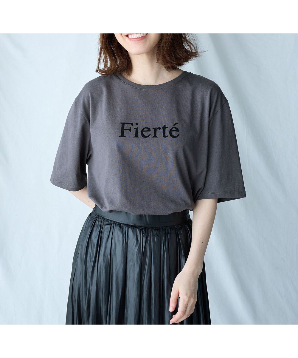 【エニー/ANY】のフロッキーロゴテールTシャツ インテリア・キッズ・メンズ・レディースファッション・服の通販 founy(ファニー) 　ファッション　Fashion　レディースファッション　Fashion for Women　トップス・カットソー　Cut & Sew Tops　シャツ・ブラウス・オフィスカジュアル　Elegant Blouses & Button-Ups　ロングTシャツ・Tシャツ　Longline T-Shirts & Tees　カットソー・ベーシックTシャツ　Cut-and-Sewn Tops / Stretch Tees & Basics　おすすめ　Recommended / Our Picks　インナー　Innerwear　カットソー　Cut and Sewn Top　シンプル　Simple, Minimal　ベーシック　Basic, Essential　ラウンド　Round, Round Neck　夏　Summer　春　Spring　S/S・春夏　SS, Spring/Summer, Warm Season　秋　Autumn　チャコール|ID: prp329100004862659 ipo3291000000036117188