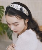 【アースミュージックアンドエコロジー/earth music&ecology】のスカーフ柄カチューシャ 人気、トレンドファッション・服の通販 founy(ファニー) ファッション Fashion レディースファッション Fashion for Women シュシュ&ヘアアクセ/ヘアアレンジ Scrunchies & Hair Accessories おすすめ Recommended / Our Picks アクセサリー Fashion Accessories シンプル Simple, Minimal スカーフ Scarf, Neckwear ダウン Down, Puffer ワンポイント One Point, Statement Accent エレガント 上品 Elegant thumbnail Black|ID: prp329100004862755 ipo3291000000036118281