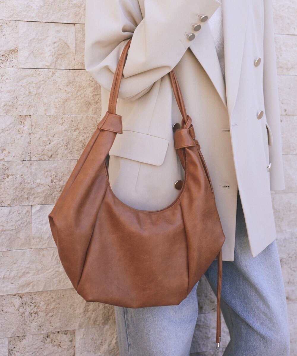 【アースミュージックアンドエコロジー/earth music&ecology】のクロワッサンバッグ インテリア・キッズ・メンズ・レディースファッション・服の通販 founy(ファニー) 　ファッション　Fashion　レディースファッション　Fashion for Women　バッグ　Bags　おすすめ　Recommended / Our Picks　コンパクト　Compact, Small Size　シンプル　Simple, Minimal　トレンド　Trend, Trending Now　フォルム　Silhouette, Form　Camel|ID: prp329100004862768 ipo3291000000036118455