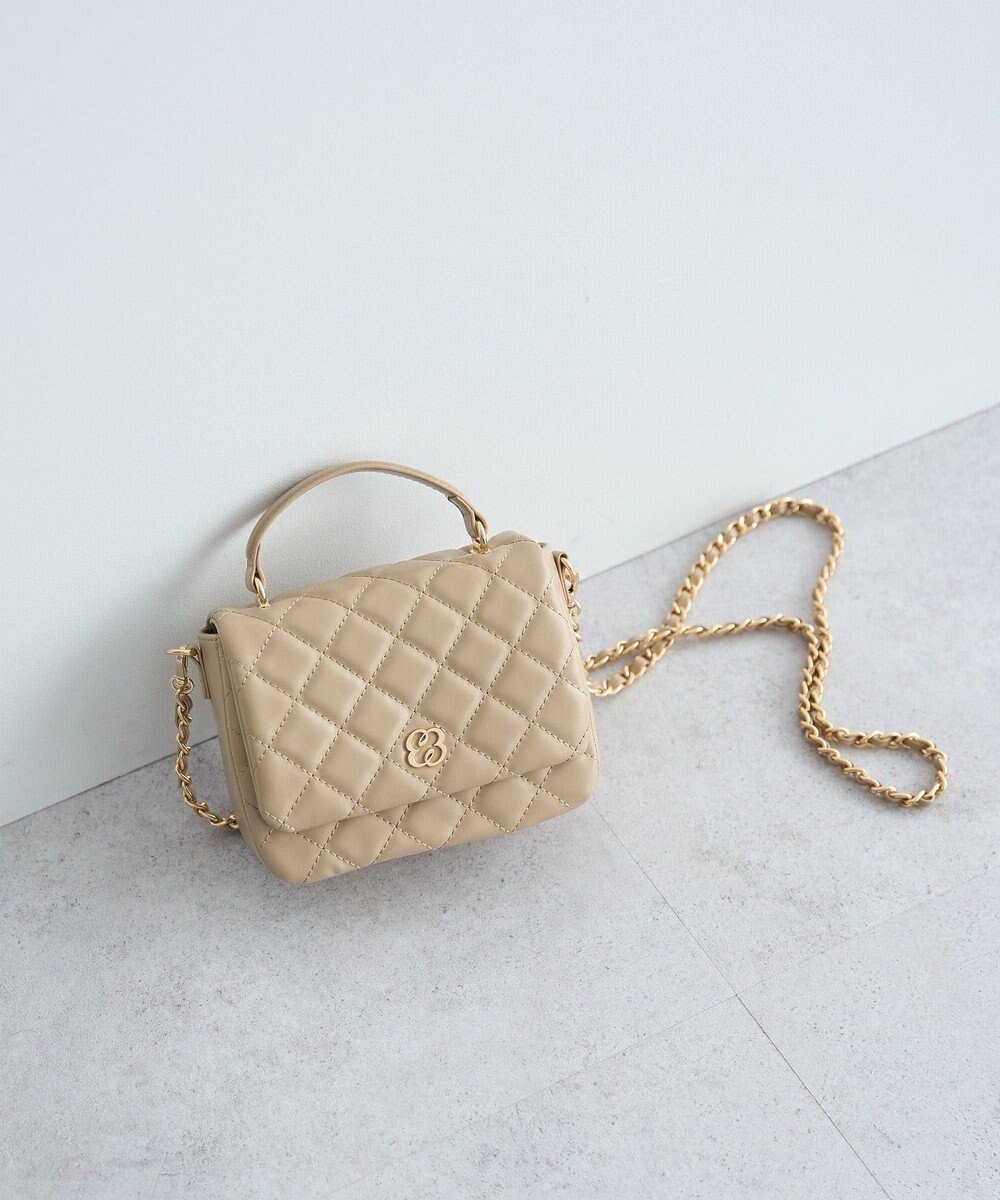 【アースミュージックアンドエコロジー/earth music&ecology】の【2WAY】チェーンコンパクトバッグ インテリア・キッズ・メンズ・レディースファッション・服の通販 founy(ファニー) ファッション Fashion レディースファッション Fashion for Women バッグ Bags おすすめ Recommended / Our Picks キルティング Quilted, Quilting コンパクト Compact, Small Size ショルダー Shoulder, Shoulder Strap シンプル Simple, Minimal チェーン Chain, Chain Strap エレガント 上品 Elegant Beige|ID: prp329100004862771 ipo3291000000036118529