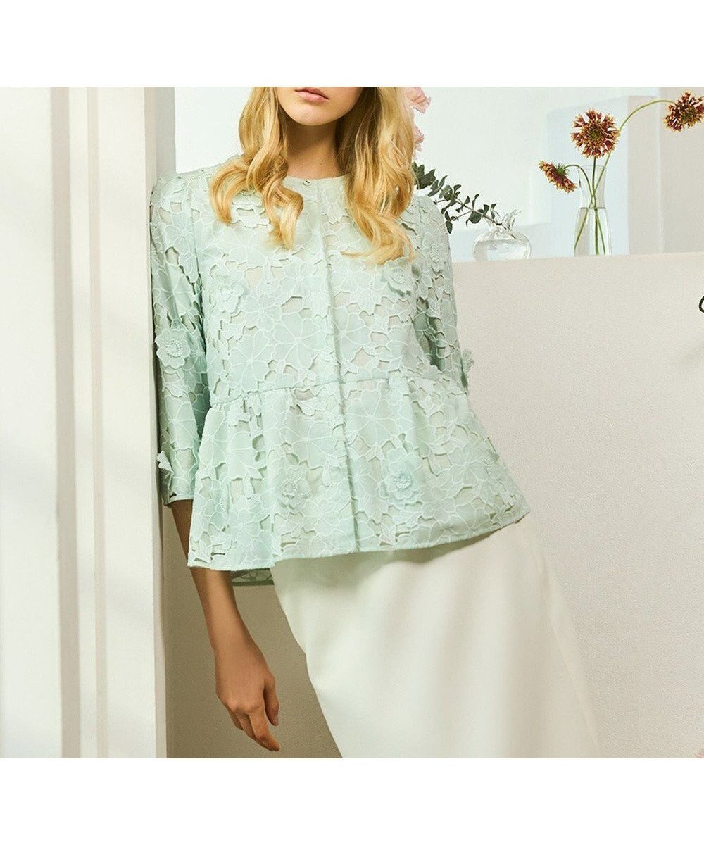 【トッカ/TOCCA】のFLOATING FLOWER ブラウス インテリア・キッズ・メンズ・レディースファッション・服の通販 founy(ファニー) 　ファッション　Fashion　レディースファッション　Fashion for Women　トップス・カットソー　Cut & Sew Tops　シャツ・ブラウス・オフィスカジュアル　Elegant Blouses & Button-Ups　春　Spring　バランス　Balance, Style Balance　フェミニン　Feminine, Girly　フラワー　Flower, Floral　フロント　Front, Front Design　ペプラム　Peplum, Flared Hem　レース　Lace, Lace Fabric　S/S・春夏　SS, Spring/Summer, Warm Season　夏　Summer　エレガント 上品　Elegant　2026年　2026　ライトグリーン系|ID: prp329100004862801 ipo3291000000036118889