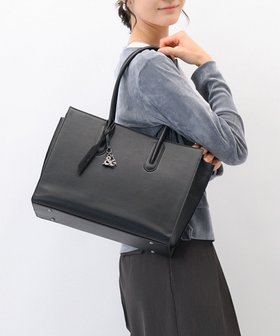 【エースバッグズアンドラゲッジ/ACE BAGS & LUGGAGE】のW .Day/Night スムーク トートバッグ A4サイズ 19192 ダブルアンドデイナイト 人気、トレンドファッション・服の通販 founy(ファニー) ファッション Fashion レディースファッション Fashion for Women バッグ Bags 傘 Umbrella, Parasol 吸水 Absorbent, Quick-Dry シンプル Simple, Minimal スクエア Square, Square Shape スペシャル Special, Limited Edition スマホ Smartphone, Mobile Device スマート Smart, Elegant ベーシック Basic, Essential ポケット Pocket, Pocket Detail ラップ Wrap, Wrap Design おすすめ Recommended / Our Picks ビジネス 仕事 通勤 Business / Work / Commuting |ID:prp329100004863108