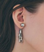 【イェッカ ヴェッカ/YECCA VECCA】のパールリーフピアス 人気、トレンドファッション・服の通販 founy(ファニー) ファッション Fashion レディースファッション Fashion for Women アクセサリー Fashion Accessories オケージョン Occasion Wear シンプル Simple, Minimal パール Pearl, Pearl Accent モチーフ Motif, Design Theme リーフ Leaf, Botanical Leaf ワンポイント One Point, Statement Accent エレガント 上品 Elegant thumbnail Silver|ID: prp329100004863136 ipo3291000000036155268