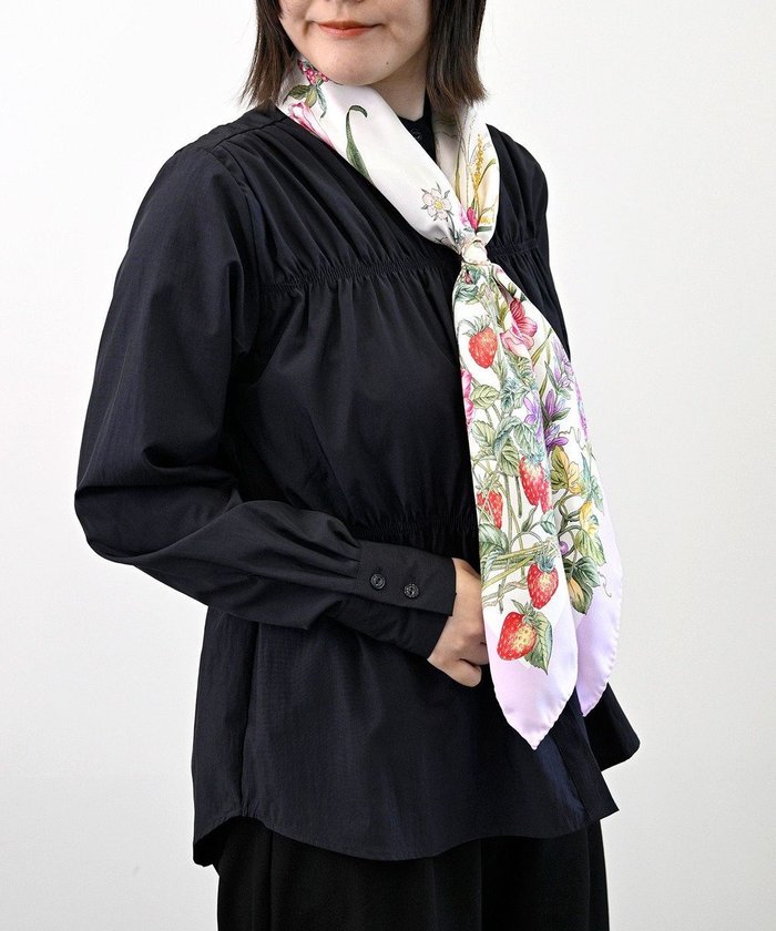 【マルカオリジナル/Marca originals】の【伝統横濱スカーフ】四季のツリー花 大判 シルクツイル スカーフ インテリア・キッズ・メンズ・レディースファッション・服の通販 founy(ファニー) https://founy.com/ ファッション Fashion レディースファッション Fashion for Women シルク Silk, 100% Silk スカーフ Scarf, Neckwear ストール Stole, Wrap ドレープ Drape, Draping Fabric ハンカチ Handkerchief, Hanky バンダナ Bandana, Head Scarf フラワー Flower, Floral プリント Print, Printed Pattern セレモニー Ceremony |ID: prp329100004863145 ipo3291000000036155429