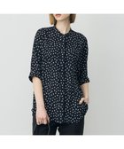 【アイシービー/iCB】の【WEB限定カラーあり】BackSatinAmunzen 5分袖バンドカラーブラウス ブラック×モチーフドット柄|ID: prp329100004863293 ipo3291000000036380488