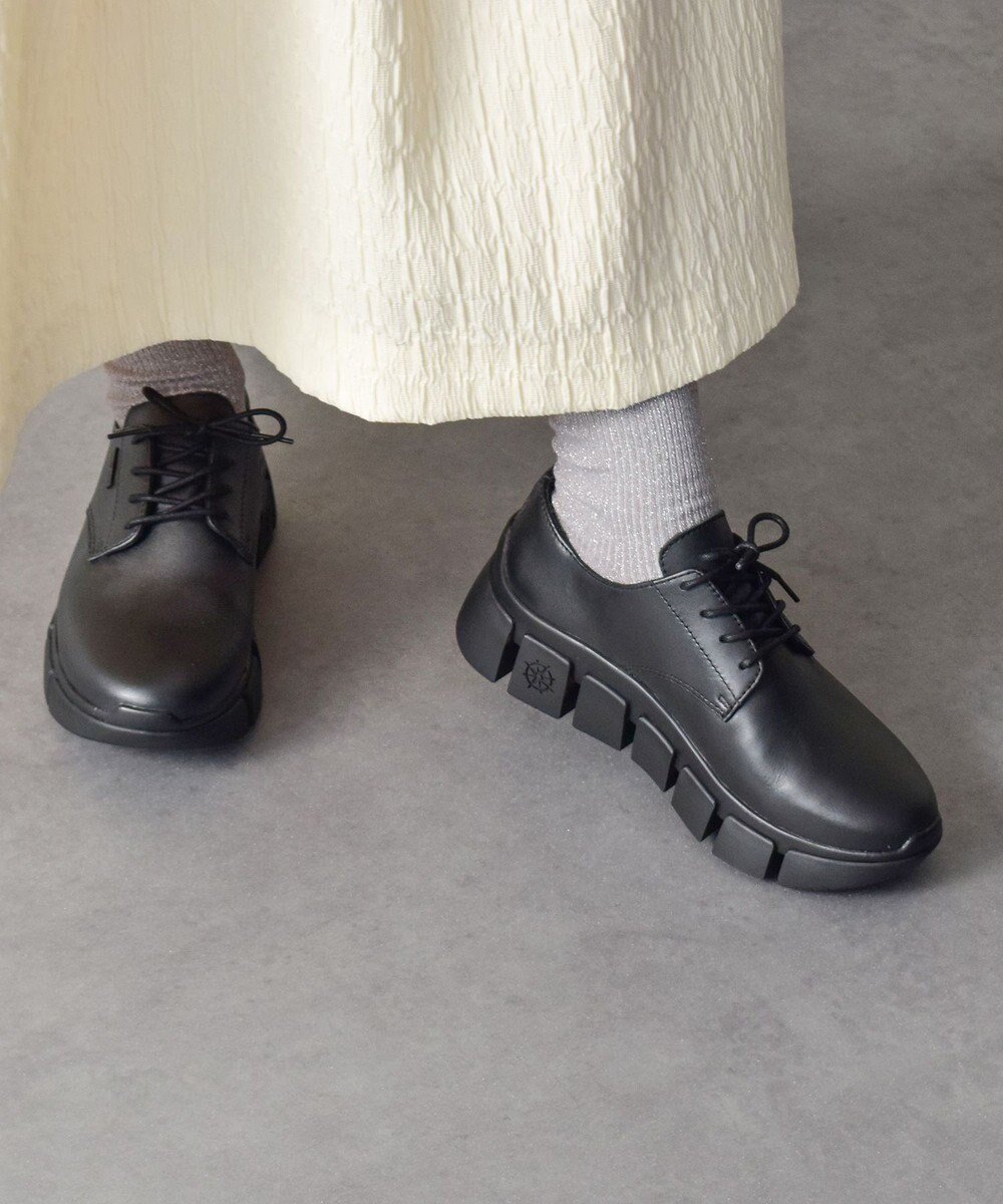 【インター ショシュール/INTER-CHAUSSURES】の【BUSSOLA】晴雨兼用厚底ダービーシューズ インテリア・キッズ・メンズ・レディースファッション・服の通販 founy(ファニー) ファッション Fashion レディースファッション Fashion for Women 厚底 Platform Shoes クッション Cushion, Throw Pillow コレクション Collection, Seasonal Line 抗菌 Antibacterial, Bacteria-Resistant シューズ Shoes, Footwear スリット Slit, Slit Detail ドレス Dress, One-Piece バランス Balance, Style Balance ライニング Inner Lining, Inner Fabric, Lined ビジネス 仕事 通勤 Business / Work / Commuting ブラック|ID: prp329100004863489 ipo3291000000036157615