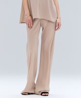 【ベイジ,/BEIGE,】の【洗える・STORY 10月号掲載】FLEUR / ウエストゴムイージーワイドパンツ 人気、トレンドファッション・服の通販 founy(ファニー) 雑誌掲載アイテム Magazine Picks & Fashion Features ファッション雑誌 Fashion Magazines ストーリィ STORY ファッション Fashion レディースファッション Fashion for Women パンツ Pants & Trousers オケージョン Occasion Wear 春 Spring 洗える Machine Washable 10月号 October Issue サテン Satin, Glossy Fabric ストレッチ Stretch, Stretchy Fabric 雑誌 Magazine, Fashion Magazine とろみ Fluid, Flowy Fabric 定番 Standard, Basic Item ロング Long, Long-Length ワイド Wide, Wide Fit A/W・秋冬 Autumn/Winter S/S・春夏 SS, Spring/Summer, Warm Season 夏 Summer エレガント 上品 Elegant |ID:prp329100004863660