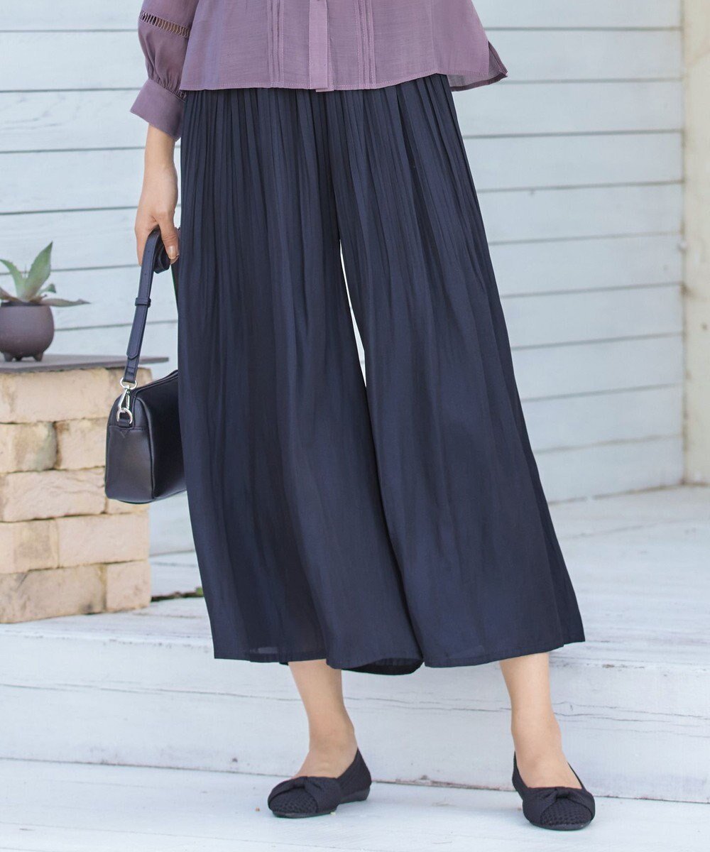 【ティアクラッセ/Tiaclasse】の【洗える】ヴィンテージサテン消しプリーツパンツ インテリア・キッズ・メンズ・レディースファッション・服の通販 founy(ファニー) 　ファッション　Fashion　レディースファッション　Fashion for Women　パンツ　Pants & Trousers　ヴィンテージ　Vintage Style　春　Spring　洗える　Machine Washable　サテン　Satin, Glossy Fabric　シューズ　Shoes, Footwear　シンプル　Simple, Minimal　ストレート　Straight, Straight Cut　チュニック　Tunic, Long Top　プリーツ　Pleats, Pleated　ポケット　Pocket, Pocket Detail　ルーズ　Loose, Oversized　ワイド　Wide, Wide Fit　S/S・春夏　SS, Spring/Summer, Warm Season　再入荷　Restock / Back in Stock　おすすめ　Recommended / Our Picks　夏　Summer　エレガント 上品　Elegant　新作・新入荷　New Arrivals / New In　ネイビー|ID: prp329100004863712 ipo3291000000036178203