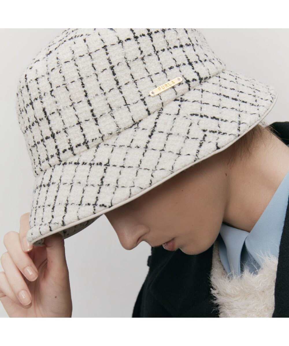 【ムーンバット/MOONBAT】のFURLA 【日本製】チェックツイード バケットハット インテリア・キッズ・メンズ・レディースファッション・服の通販 founy(ファニー) ファッション Fashion レディースファッション Fashion for Women キャップ&ハット Hats & Caps イタリア Italy エレガント 上品 Elegant コレクション Collection, Seasonal Line チェック Check, Plaid, Tartan チャーム Charm, Pendant ツイード Twill, Twill Weave パターン Pattern, Design Print メタル Metal, Metal Parts ワンポイント One Point, Statement Accent 帽子 Hat, Headwear 日本製 Made In Japan オフホワイト|ID: prp329100004864293 ipo3291000000036200691