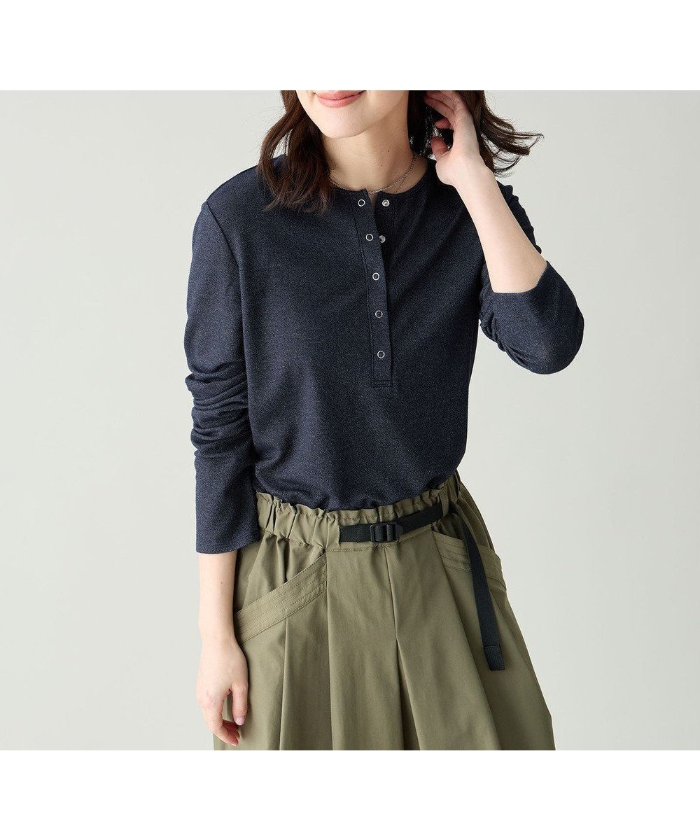 【エニー/ANY】のクリアラメフライスヘンリーネックプルオーバー インテリア・キッズ・メンズ・レディースファッション・服の通販 founy(ファニー) 　ファッション　Fashion　レディースファッション　Fashion for Women　トップス・カットソー　Cut & Sew Tops　シャツ・ブラウス・オフィスカジュアル　Elegant Blouses & Button-Ups　ロングTシャツ・Tシャツ　Longline T-Shirts & Tees　カジュアルプルオーバー・ニットトップス　Pullovers & Knit Tops / Casual Pullovers　カットソー・ベーシックTシャツ　Cut-and-Sewn Tops / Stretch Tees & Basics　春　Spring　カットソー　Cut and Sewn Top　今季　This Season, Current Season　シンプル　Simple, Minimal　ストレッチ　Stretch, Stretchy Fabric　ストレート　Straight, Straight Cut　デニム　Denim, Jeans Material　トレンド　Trend, Trending Now　バランス　Balance, Style Balance　ワイド　Wide, Wide Fit　S/S・春夏　SS, Spring/Summer, Warm Season　おすすめ　Recommended / Our Picks　夏　Summer　ネイビー|ID: prp329100004864302 ipo3291000000036200937