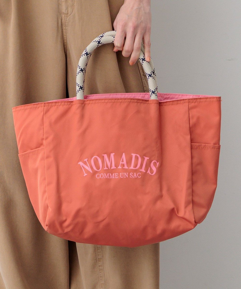 【23区/NIJYUSANKU】のNOMADIS SACリバーシブルトートバッグ(M) インテリア・キッズ・メンズ・レディースファッション・服の通販 founy(ファニー) ファッション Fashion レディースファッション Fashion for Women バッグ Bags アウトドア Outdoor Clothing オレンジ Orange キャンバス Canvas, Canvas Fabric 傘 Umbrella, Parasol シンプル Simple, Minimal タンブラー Tumbler, Travel Mug プリント Print, Printed Pattern ポケット Pocket, Pocket Detail リバーシブル Reversible, Two-Sided S/S・春夏 SS, Spring/Summer, Warm Season 夏 Summer 旅行 Travel 2026年 2026 オレンジ系|ID: prp329100004864342 ipo3291000000036201723