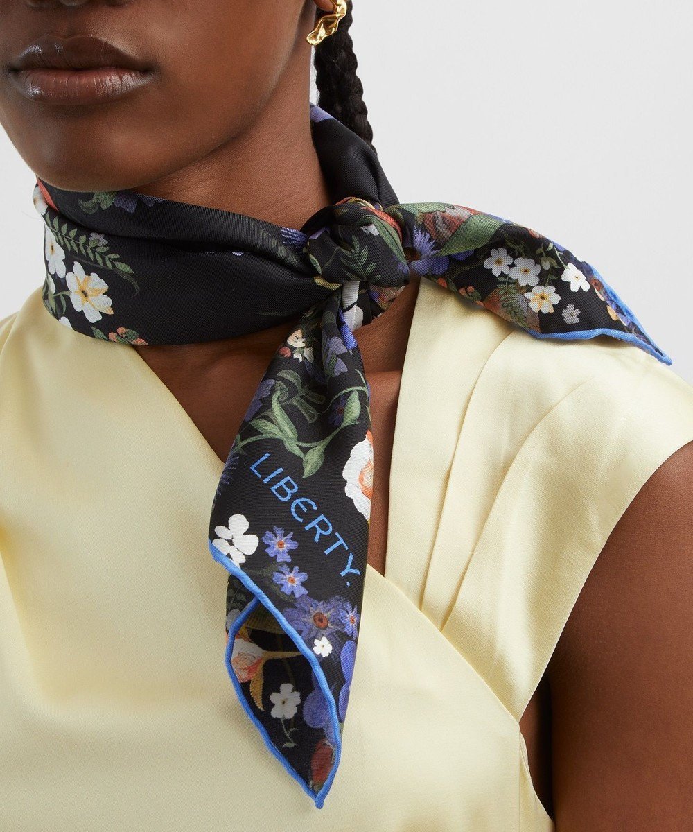 【リバティ/LIBERTY】のハイジ シルクスカーフ 70 インテリア・キッズ・メンズ・レディースファッション・服の通販 founy(ファニー) ファッション Fashion レディースファッション Fashion for Women なめらか Smooth, Silky Texture コンパクト Compact, Small Size シルク Silk, 100% Silk ジャケット Jacket, Outerwear スカーフ Scarf, Neckwear バンダナ Bandana, Head Scarf プリント Print, Printed Pattern ブラック|ID: prp329100004864355 ipo3291000000036201901