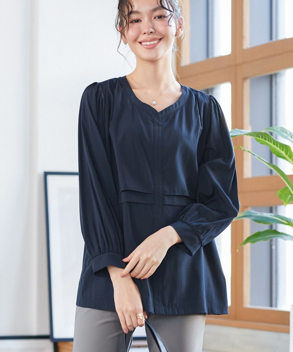 【ティアクラッセ/Tiaclasse】のレイヤードデザインブラウス インテリア・キッズ・メンズ・レディースファッション・服の通販 founy(ファニー) 　ファッション　Fashion　レディースファッション　Fashion for Women　トップス・カットソー　Cut & Sew Tops　シャツ・ブラウス・オフィスカジュアル　Elegant Blouses & Button-Ups　ウォッシャブル　Machine Washable　春　Spring　洗える　Machine Washable　秋　Autumn　スリーブ　Sleeve, Long Sleeve / Short Sleeve　デコルテ　Décolleté, Neckline　バランス　Balance, Style Balance　ポケット　Pocket, Pocket Detail　冬　Winter / This Winter　S/S・春夏　SS, Spring/Summer, Warm Season　夏　Summer　エレガント 上品　Elegant　ビジネス 仕事 通勤　Business / Work / Commuting　ネイビー|ID: prp329100004864358 ipo3291000000036201938