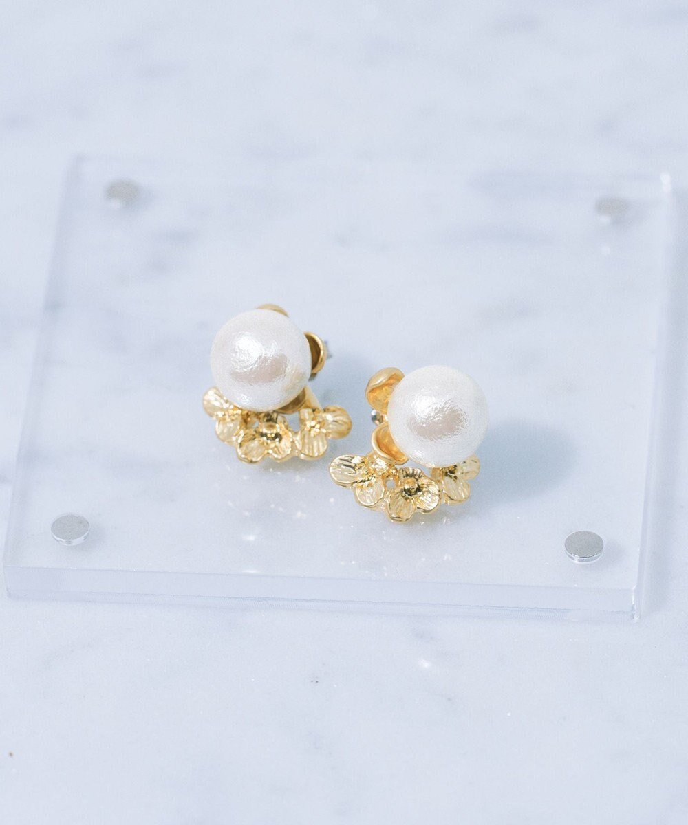 【ピッシェアンス/Pisceans】の2wayフローラル コットンパールピアス 人気、トレンドファッション・服の通販 founy(ファニー) 　ファッション　Fashion　レディースファッション　Fashion for Women　アクセサリー　Fashion Accessories　イヤリング　Earrings　オケージョン　Occasion Wear　シンプル　Simple, Minimal　ジャケット　Jacket, Outerwear　パール　Pearl, Pearl Accent　フラワー　Flower, Floral　プレート　Plate, Dish　モチーフ　Motif, Design Theme　セレモニー　Ceremony　ギフト プレゼント　Gift / Present　入学式　Entrance Ceremony　卒業式　Graduation Ceremony　結婚式　Wedding　披露宴　Wedding Reception　 other-1|ID: prp329100004866158 ipo3291000000036223977