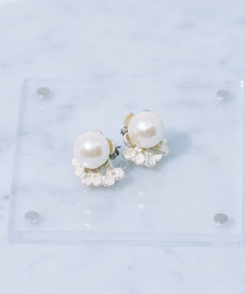 【ピッシェアンス/Pisceans】の2wayフローラル コットンパールピアス インテリア・キッズ・メンズ・レディースファッション・服の通販 founy(ファニー) 　ファッション　Fashion　レディースファッション　Fashion for Women　アクセサリー　Fashion Accessories　イヤリング　Earrings　オケージョン　Occasion Wear　シンプル　Simple, Minimal　ジャケット　Jacket, Outerwear　パール　Pearl, Pearl Accent　フラワー　Flower, Floral　プレート　Plate, Dish　モチーフ　Motif, Design Theme　セレモニー　Ceremony　ギフト プレゼント　Gift / Present　入学式　Entrance Ceremony　卒業式　Graduation Ceremony　結婚式　Wedding　披露宴　Wedding Reception　マットシルバー|ID: prp329100004866158 ipo3291000000036223981