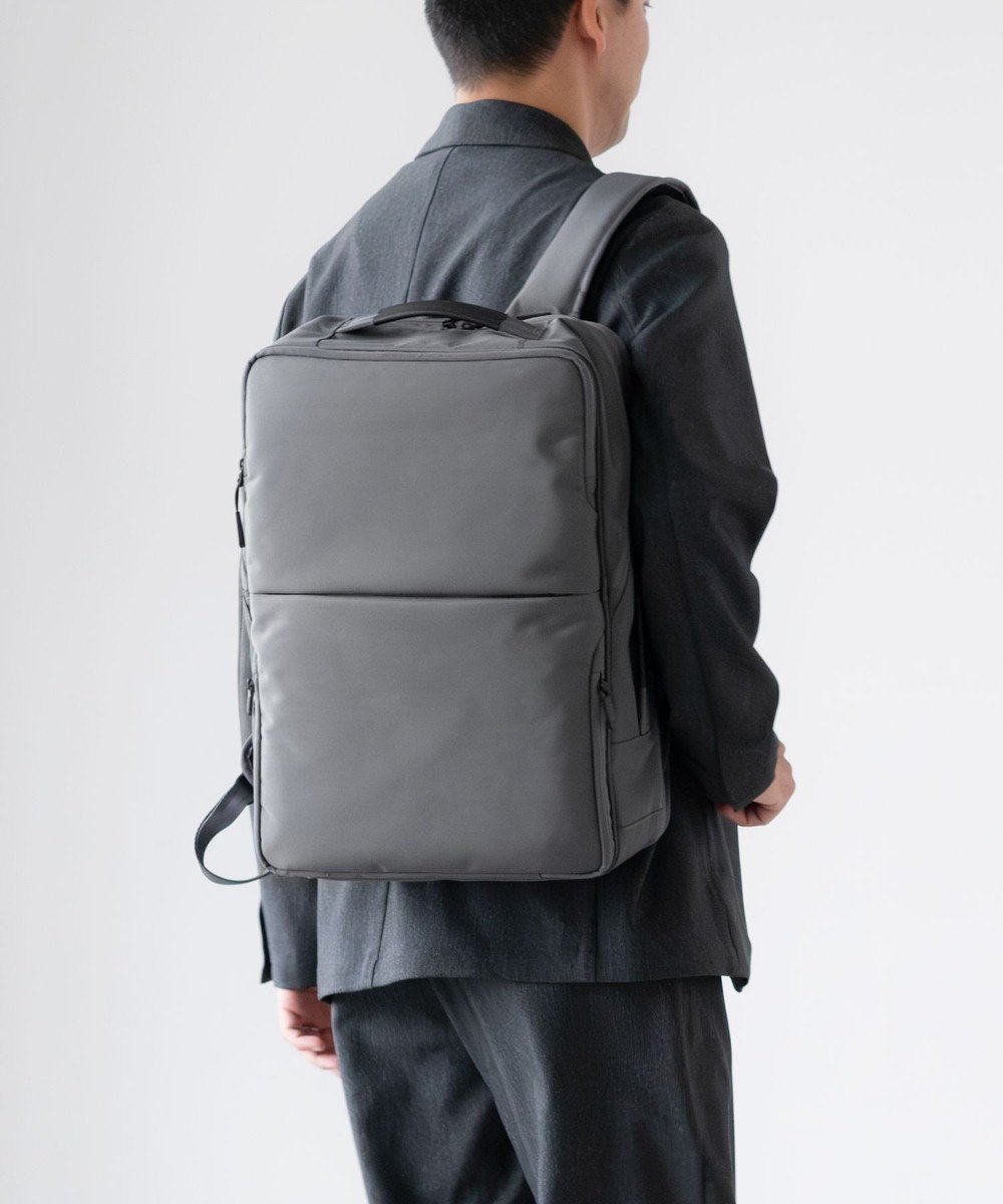 【エースバッグズアンドラゲッジ/ACE BAGS & LUGGAGE】のace. ガジェタブルU リュックサック B4/15.6インチPC収納 通勤 20073 エース インテリア・キッズ・メンズ・レディースファッション・服の通販 founy(ファニー) 　ファッション　Fashion　レディースファッション　Fashion for Women　バッグ　Bags　シンプル　Simple, Minimal　スタイリッシュ　Stylish, Fashionable　スマート　Smart, Elegant　セットアップ　Set-Up, Coordinated Outfit　定番　Standard, Basic Item　フィット　Fit, Slim Fit　ポケット　Pocket, Pocket Detail　メッシュ　Mesh, Net Fabric　ラウンド　Round, Round Neck　リュック　Backpack, Rucksack　再入荷　Restock / Back in Stock　スーツケース キャリーケース　Suitcase / Carry Case　ビジネス 仕事 通勤　Business / Work / Commuting　ダークグレー|ID: prp329100004866187 ipo3291000000036224386