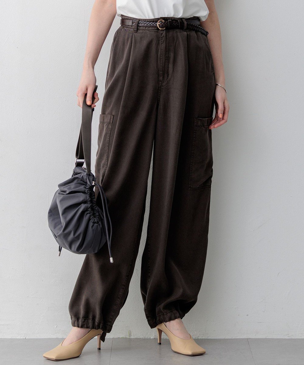 【23区/NIJYUSANKU】の【SLOW/一部店舗限定】ガーメントツイル ワイドタック パンツ インテリア・キッズ・メンズ・レディースファッション・服の通販 founy(ファニー) 　ファッション　Fashion　レディースファッション　Fashion for Women　パンツ　Pants & Trousers　ヴィンテージ　Vintage Style　春　Spring　シンプル　Simple, Minimal　スウェット / スエット　Sweatshirt, Sweatwear　セットアップ　Set-Up, Coordinated Outfit　ツイル　Twist, Twisted Detail　トレンド　Trend, Trending Now　ドレープ　Drape, Draping Fabric　フレア　Flare, Flared　ミリタリー　Military, Army Style　リラックス　Relax, Relaxed Fit　ワイド　Wide, Wide Fit　A/W・秋冬　Autumn/Winter　S/S・春夏　SS, Spring/Summer, Warm Season　おすすめ　Recommended / Our Picks　夏　Summer　旅行　Travel　エレガント 上品　Elegant　2026年　2026　ダークブラウン系|ID: prp329100004866379 ipo3291000000036241054
