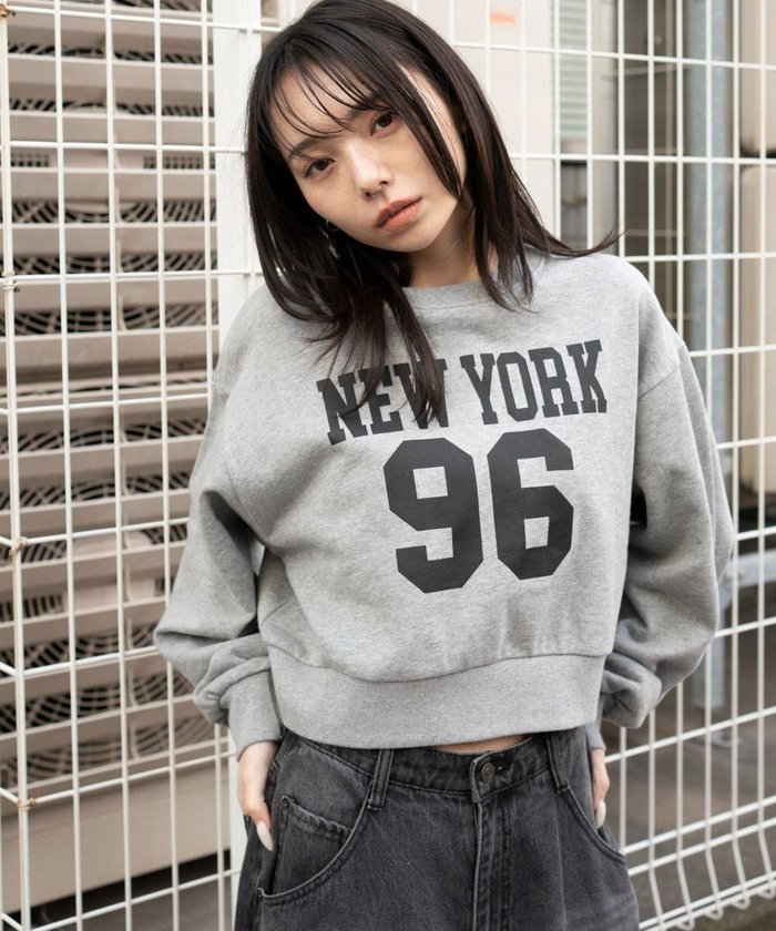 【ウィゴー/WEGO】のグラフィックスウェット インテリア・キッズ・メンズ・レディースファッション・服の通販 founy(ファニー) https://founy.com/ ファッション Fashion レディースファッション Fashion for Women トップス・カットソー Cut & Sew Tops レディースパーカー・カジュアルフーディー Casual Hoodies & Sweatshirts スウェット・クルーネックトップス Sweatshirts & Crewnecks / Relaxed Fit Sweat Tops 春 Spring 秋 Autumn カーゴパンツ Cargo Pants, Utility Pants グラフィック Graphic, Graphic Design シンプル Simple, Minimal スウェット / スエット Sweatshirt, Sweatwear スマホ Smartphone, Mobile Device デニム Denim, Jeans Material フェミニン Feminine, Girly プリント Print, Printed Pattern ベーシック Basic, Essential ミックス Mix, Mixed Style ミニスカート Mini Skirt, Short Skirt リラックス Relax, Relaxed Fit ロング Long, Long-Length 冬 Winter / This Winter S/S・春夏 SS, Spring/Summer, Warm Season おすすめ Recommended / Our Picks 夏 Summer |ID: prp329100004866404 ipo3291000000036241620