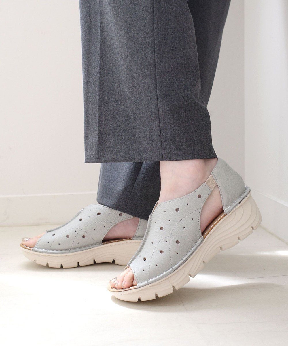 【ポインター/Pointer】の本革 超軽量厚底パンチングサンダル インテリア・キッズ・メンズ・レディースファッション・服の通販 founy(ファニー) ファッション Fashion レディースファッション Fashion for Women 厚底 Platform Shoes 春 Spring クッション Cushion, Throw Pillow 軽量 Lightweight, Ultra Light サンダル Sandals, Summer Shoes スリット Slit, Slit Detail S/S・春夏 SS, Spring/Summer, Warm Season 夏 Summer サマーグレー|ID: prp329100004866509 ipo3291000000036243732