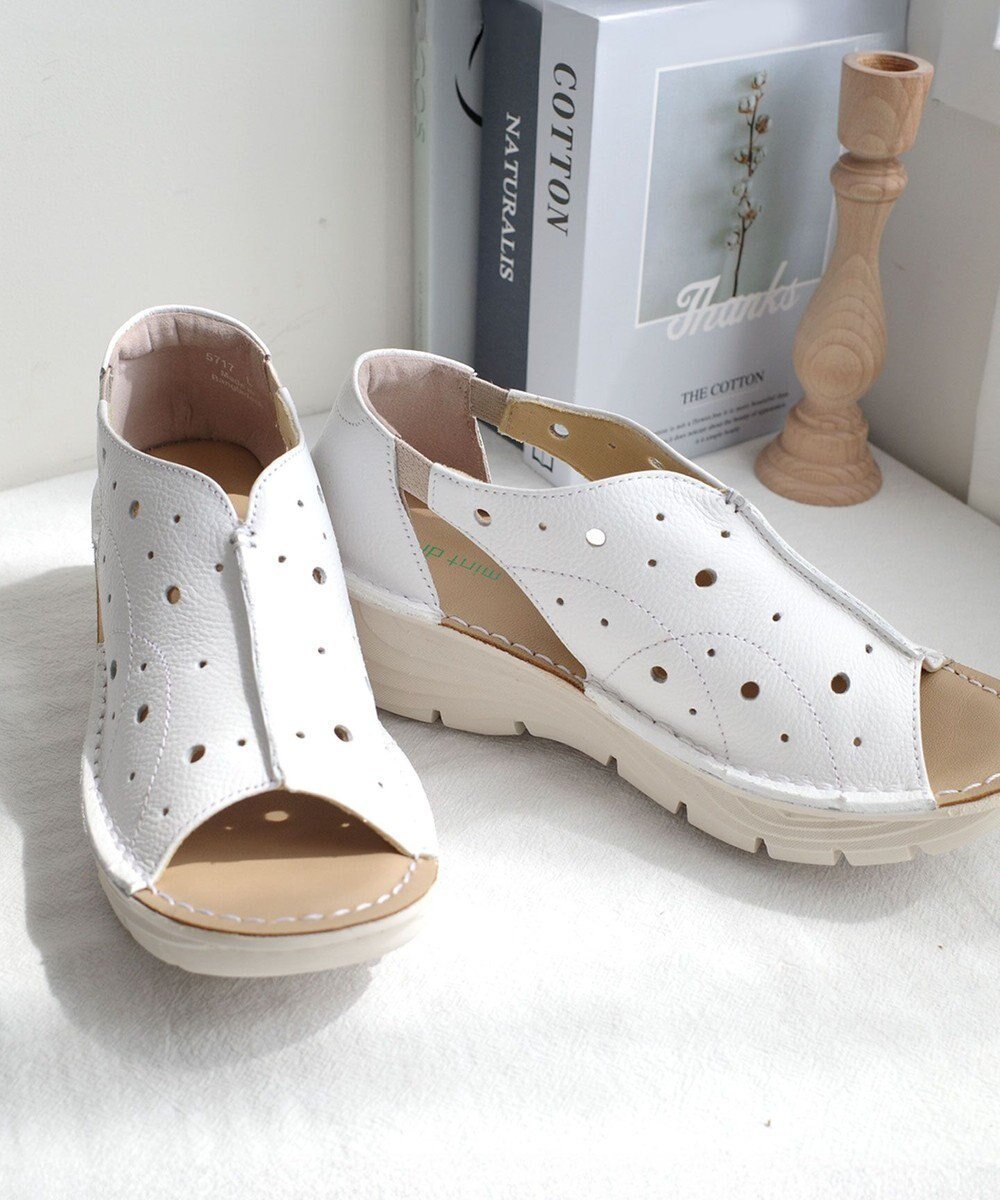 【ポインター/Pointer】の本革 超軽量厚底パンチングサンダル インテリア・キッズ・メンズ・レディースファッション・服の通販 founy(ファニー) ファッション Fashion レディースファッション Fashion for Women 厚底 Platform Shoes 春 Spring クッション Cushion, Throw Pillow 軽量 Lightweight, Ultra Light サンダル Sandals, Summer Shoes スリット Slit, Slit Detail S/S・春夏 SS, Spring/Summer, Warm Season 夏 Summer ホワイト|ID: prp329100004866509 ipo3291000000036243734