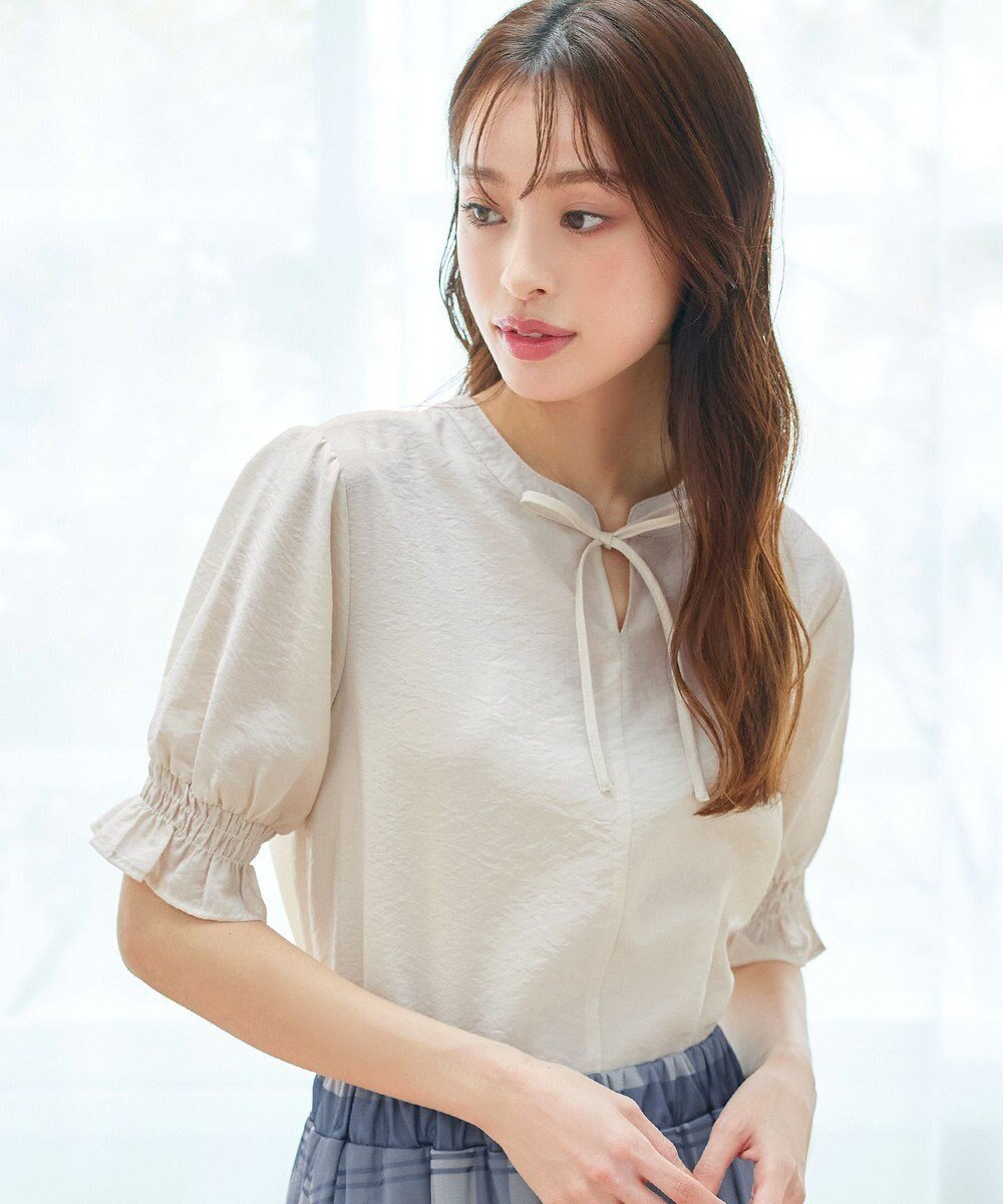 【ティアクラッセ/Tiaclasse】の【洗える】シアーシャーリング2WAYブラウス 人気、トレンドファッション・服の通販 founy(ファニー) 　ファッション　Fashion　レディースファッション　Fashion for Women　トップス・カットソー　Cut & Sew Tops　シャツ・ブラウス・オフィスカジュアル　Elegant Blouses & Button-Ups　シアー　Sheer, See-Through　シャーリング　Shirring, Ruched　スタンド　Stand Collar, Upright Stand　スリーブ　Sleeve, Long Sleeve / Short Sleeve　トレンド　Trend, Trending Now　フェミニン　Feminine, Girly　ポケット　Pocket, Pocket Detail　リボン　Ribbon, Bow　夏　Summer　春　Spring　S/S・春夏　SS, Spring/Summer, Warm Season　洗える　Machine Washable　 other-1|ID: prp329100004866523 ipo3291000000036244099