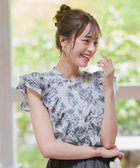 【ティアクラッセ/Tiaclasse】の【新色追加・洗える】花柄フリルシャツブラウス 人気、トレンドファッション・服の通販 founy(ファニー) ファッション Fashion レディースファッション Fashion for Women トップス・カットソー Cut & Sew Tops シャツ・ブラウス・オフィスカジュアル Elegant Blouses & Button-Ups 花柄・フラワープリント・モチーフ Floral Prints & Motifs / Flower Pattern Tops アクセサリー Fashion Accessories カーディガン Cardigan, Knitwear クラシカル Classical, Vintage-Inspired シアー Sheer, See-Through チュニック Tunic, Long Top フリル Frill, Ruffle ポケット Pocket, Pocket Detail 再入荷 Restock / Back in Stock 夏 Summer 新作・新入荷 New Arrivals / New In 春 Spring S/S・春夏 SS, Spring/Summer, Warm Season 洗える Machine Washable thumbnail グレー|ID: prp329100004866530 ipo3291000000036244388