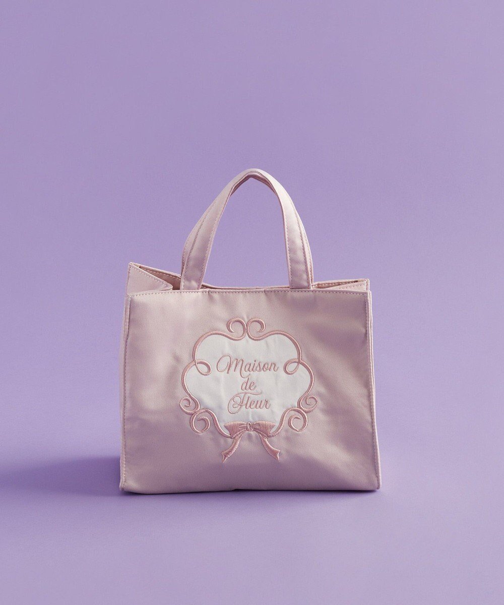 【メゾンドフルール/Maison de FLEUR】のコットンキャンディ刺繍トートバッグ 人気、トレンドファッション・服の通販 founy(ファニー) ファッション Fashion レディースファッション Fashion for Women バッグ Bags コンパクト Compact, Small Size サテン Satin, Glossy Fabric スクエア Square, Square Shape フォルム Silhouette, Form フレーム Frame, Outline ポーチ Pouch, Small Case ラウンド Round, Round Neck エレガント 上品 Elegant 巾着 Drawstring Bag, Kinchaku other-1|ID: prp329100004866538 ipo3291000000036244691