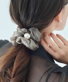 【フィービィー/phoebe】のボリューミーシアーシュシュ グレー/パール/大ぶり 人気、トレンドファッション・服の通販 founy(ファニー) ファッション Fashion レディースファッション Fashion for Women シュシュ&ヘアアクセ/ヘアアレンジ Scrunchies & Hair Accessories アクセサリー Fashion Accessories サテン Satin, Glossy Fabric パール Pearl, Pearl Accent モチーフ Motif, Design Theme エレガント 上品 Elegant thumbnail グレー|ID: prp329100004866904 ipo3291000000036250999