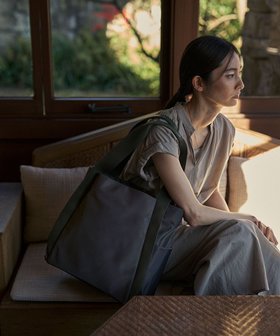 【ミヤビヤ/MIYABIYA】のLAQUOH【撥水加工】ミニマルナイロン ペアレンツバッグ 人気、トレンドファッション・服の通販 founy(ファニー) ファッション Fashion レディースファッション Fashion for Women バッグ Bags タンブラー Tumbler, Travel Mug パターン Pattern, Design Print ブライト Bright, Shiny プリント Print, Printed Pattern ポケット Pocket, Pocket Detail |ID:prp329100004867059