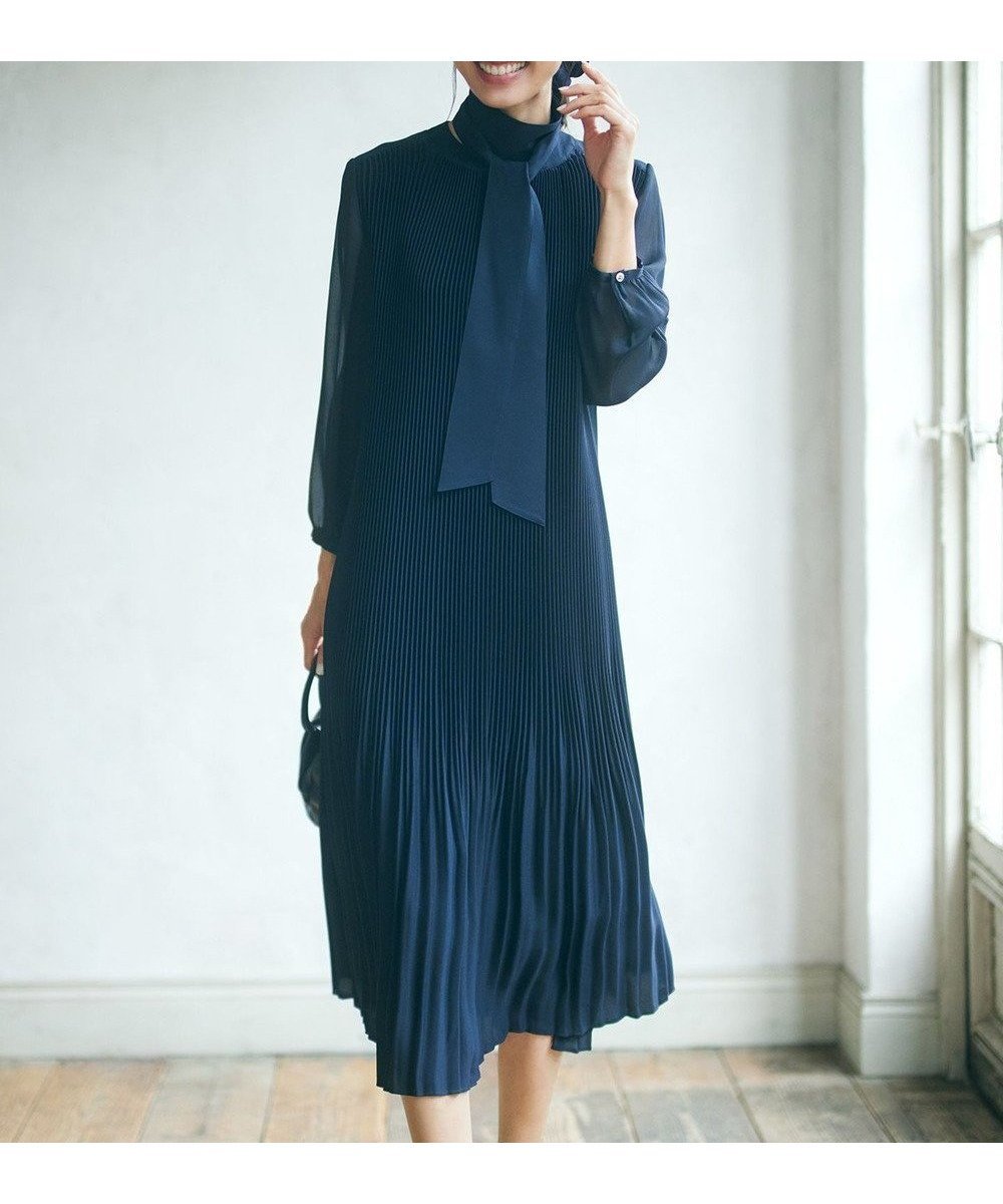 【23区/NIJYUSANKU】の【VERYコラボ】シャイニーアムンゼン プリーツ ワンピース インテリア・キッズ・メンズ・レディースファッション・服の通販 founy(ファニー) 　ファッション　Fashion　レディースファッション　Fashion for Women　ワンピース　Dresses　2024年　2024　2024春夏・S/S　Spring/Summer 2024 SS24　コラボ　Collaboration, Collab　シフォン　Chiffon, Lightweight Fabric　ブライト　Bright, Shiny　プリーツ　Pleats, Pleated　リボン　Ribbon, Bow　エレガント 上品　Elegant　夏　Summer　S/S・春夏　SS, Spring/Summer, Warm Season　A/W・秋冬　Autumn/Winter　ネイビー系|ID: prp329100004867094 ipo3291000000036255069