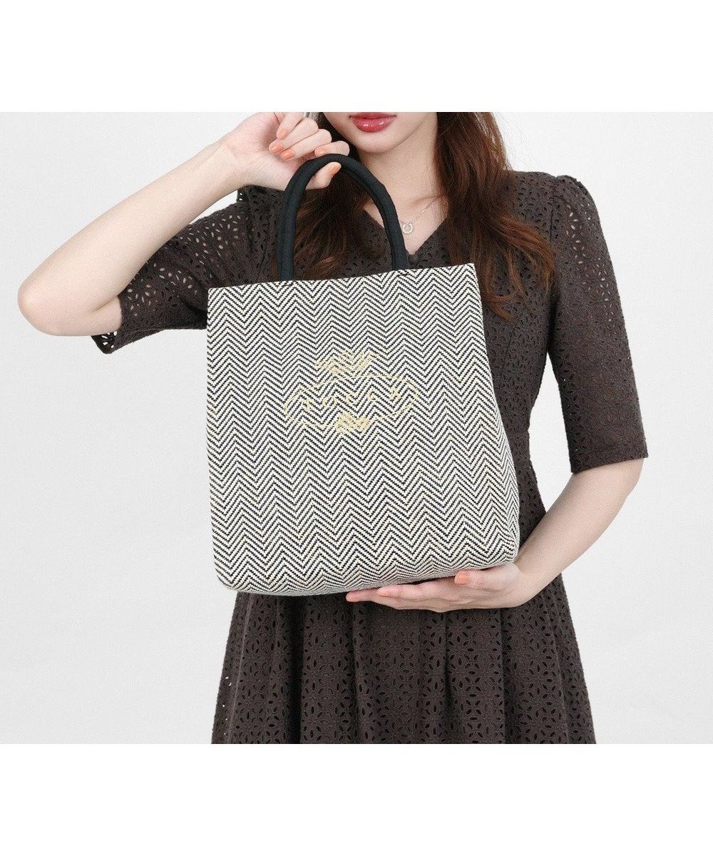 【トッカ/TOCCA】の【A4サイズ対応】COLOMARE トートバッグ インテリア・キッズ・メンズ・レディースファッション・服の通販 founy(ファニー) 　ファッション　Fashion　レディースファッション　Fashion for Women　バッグ　Bags　2025年　2025　2025春夏・S/S　Spring/Summer 2025 SS25　ジャカード／ジャガード　Jacquard, Woven Pattern　ダメージ　Distressed, Destroyed　フラット　Flat, Flat Shoes　フロント　Front, Front Design　ポケット　Pocket, Pocket Detail　リゾート　Resort, Vacation Style　リュクス　Luxury, Elegant, High-End, Chic　夏　Summer　旅行　Travel　S/S・春夏　SS, Spring/Summer, Warm Season　財布　Wallet, Purse　ヘリンボーン柄|ID: prp329100004867155 ipo3291000000036255628