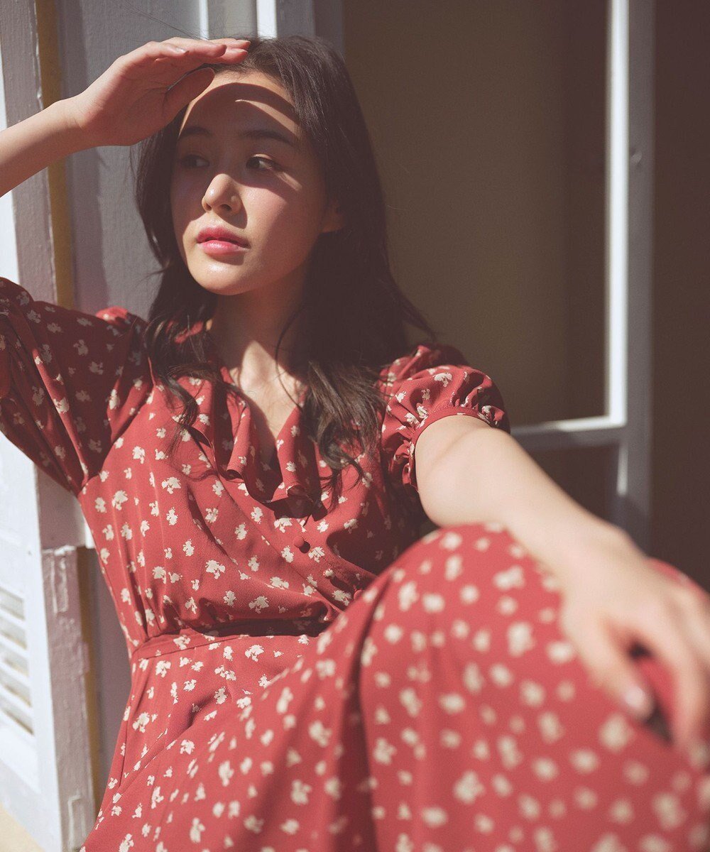 【フェルゥ/Feroux】のカシュクールデザイン 小花プリントワンピース インテリア・キッズ・メンズ・レディースファッション・服の通販 founy(ファニー) 　ファッション　Fashion　レディースファッション　Fashion for Women　ワンピース　Dresses　おすすめ　Recommended / Our Picks　サンダル　Sandals, Summer Shoes　フェミニン　Feminine, Girly　フリル　Frill, Ruffle　プリント　Print, Printed Pattern　リボン　Ribbon, Bow　エレガント 上品　Elegant　夏　Summer　春　Spring　S/S・春夏　SS, Spring/Summer, Warm Season　レッド系|ID: prp329100004867185 ipo3291000000036255856